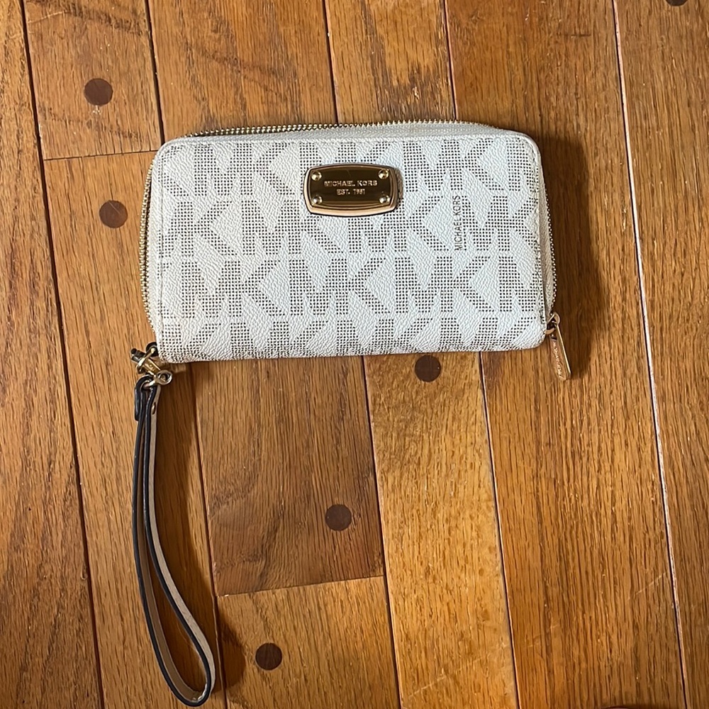 Micheal Kors wallet